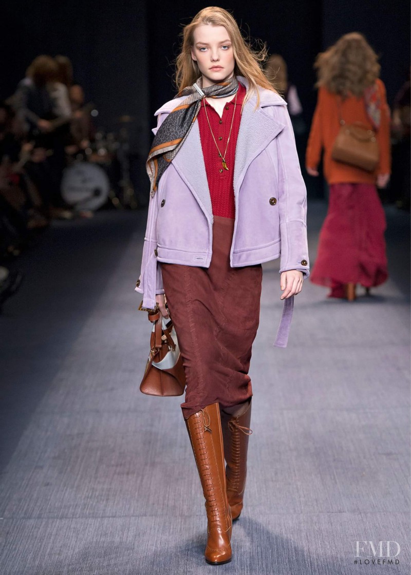 Roos Abels featured in  the Trussardi fashion show for Autumn/Winter 2016