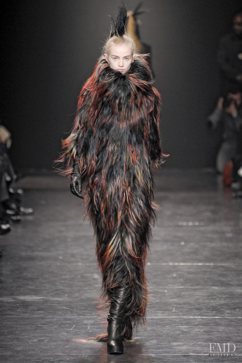 Ann Demeulemeester fashion show for Autumn/Winter 2011