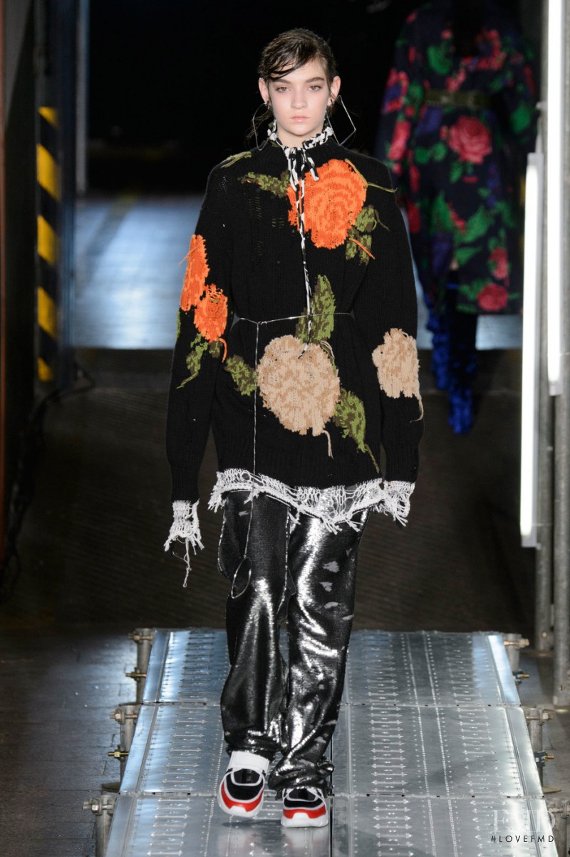 Yuliia Ratner featured in  the MSGM fashion show for Autumn/Winter 2016