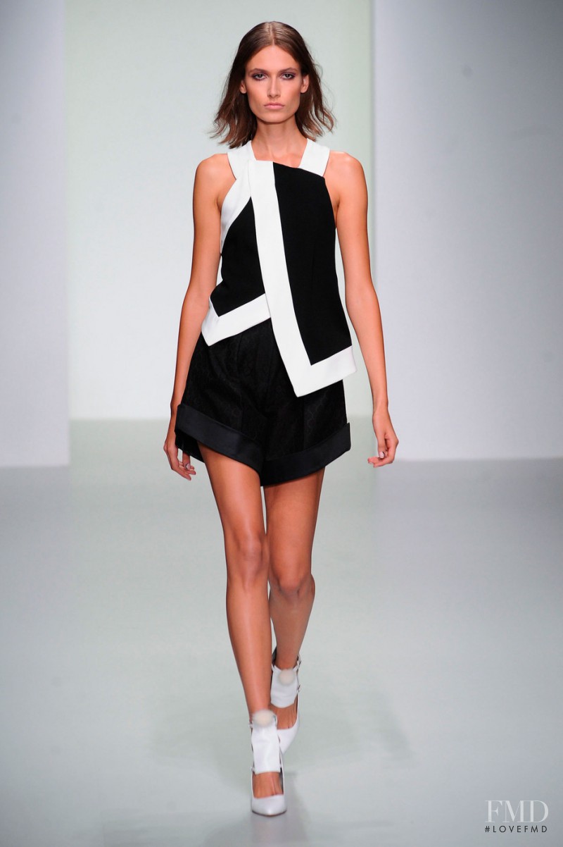 Paulina Kubac featured in  the Jean Pierre Braganza fashion show for Spring/Summer 2014