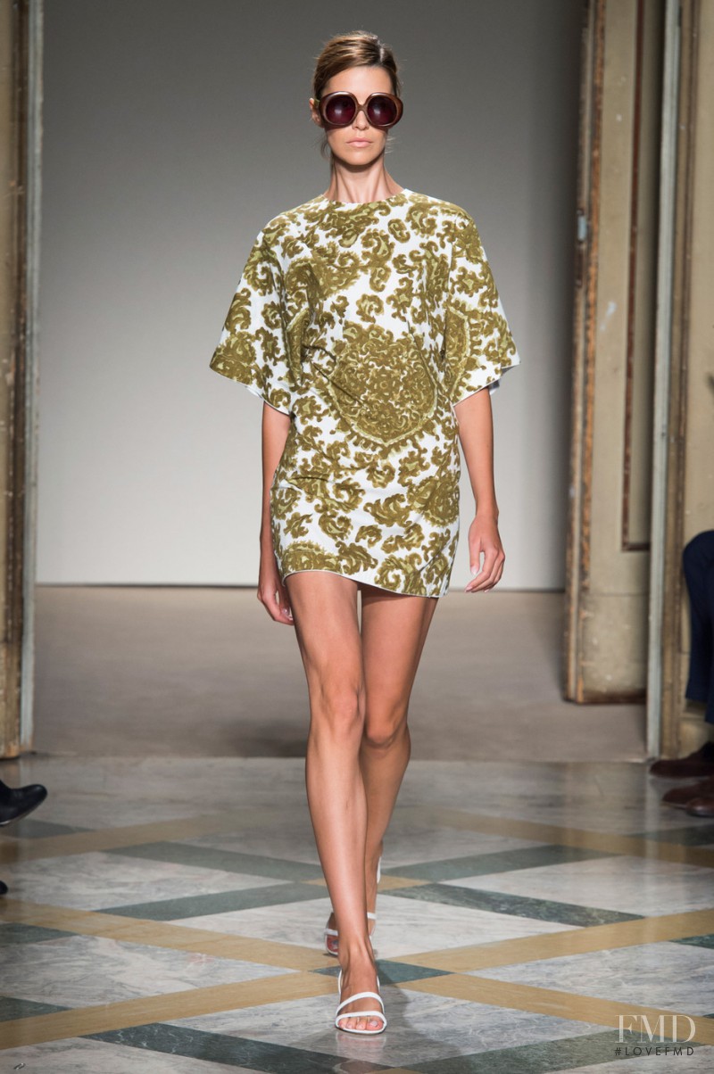 Beequeen by Chicca Lualdi fashion show for Spring/Summer 2015