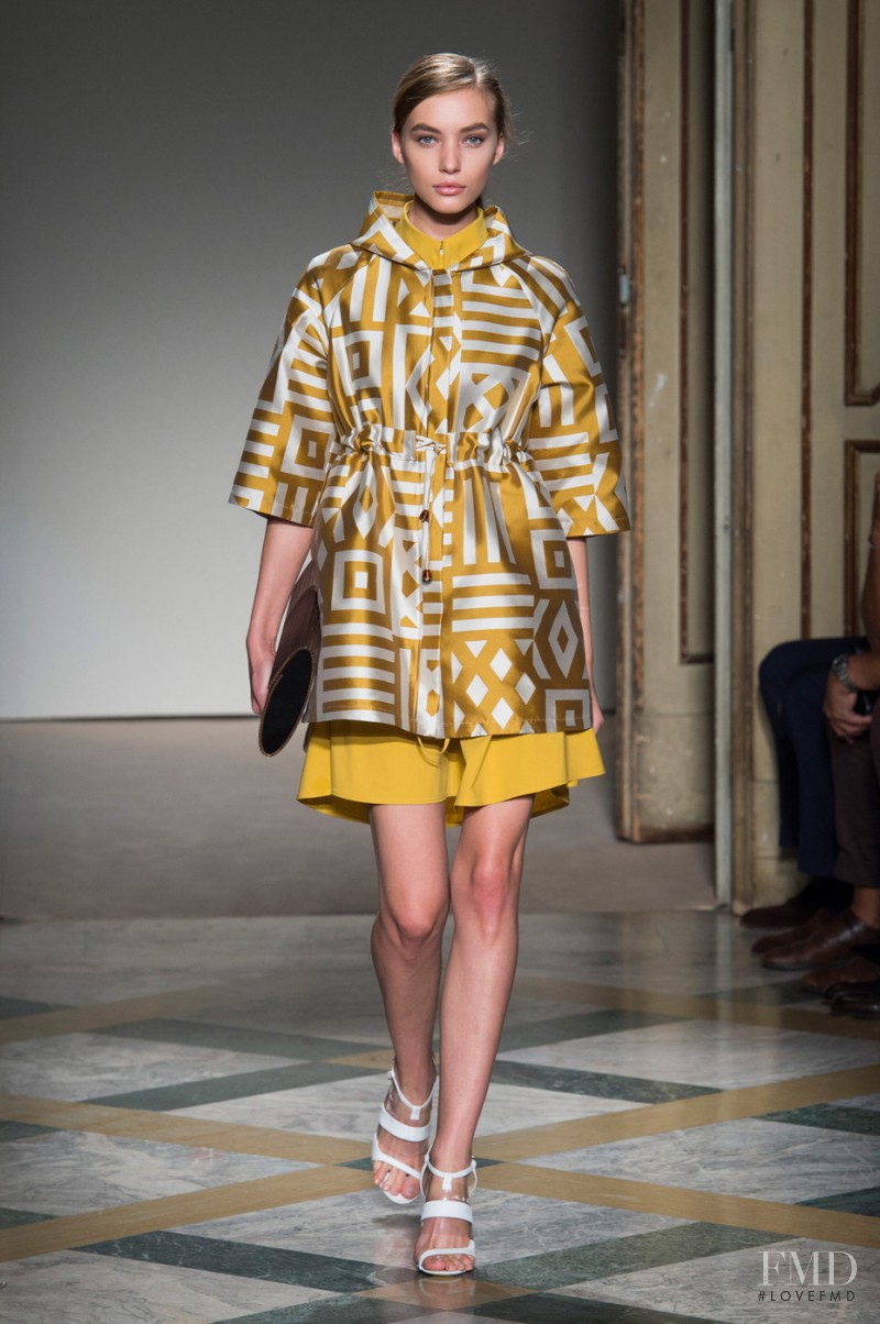 Beequeen by Chicca Lualdi fashion show for Spring/Summer 2015