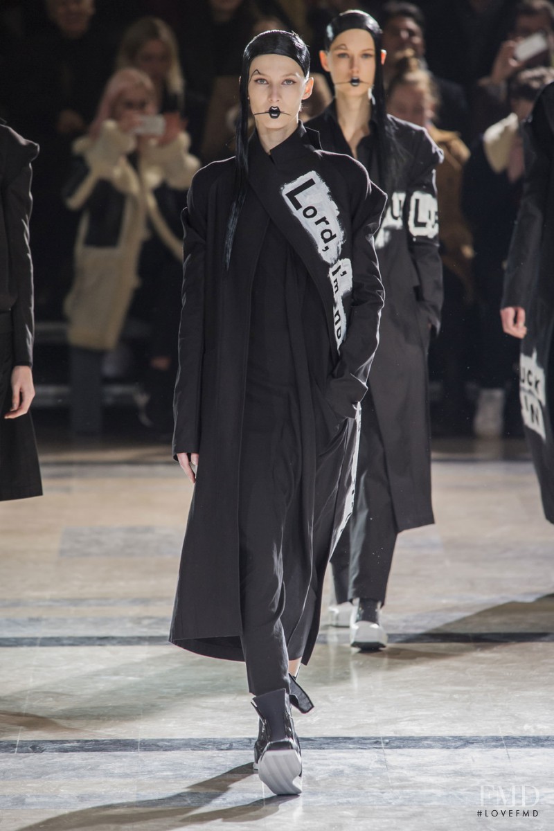 Yohji Yamamoto fashion show for Autumn/Winter 2016