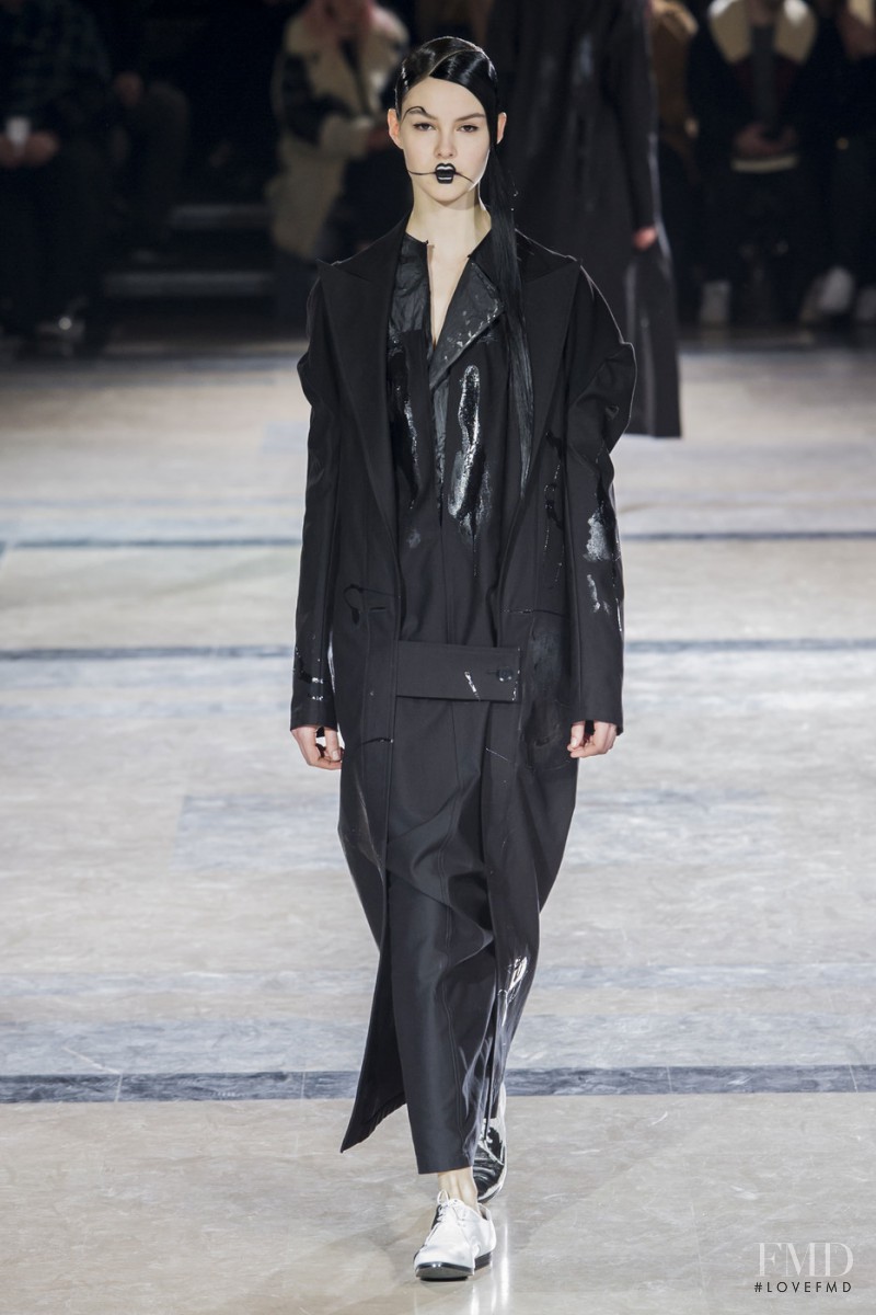 Yohji Yamamoto fashion show for Autumn/Winter 2016