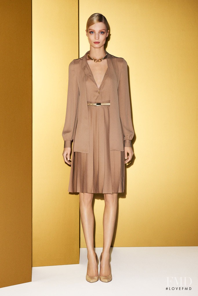 Melissa Tammerijn featured in  the Gucci fashion show for Resort 2012