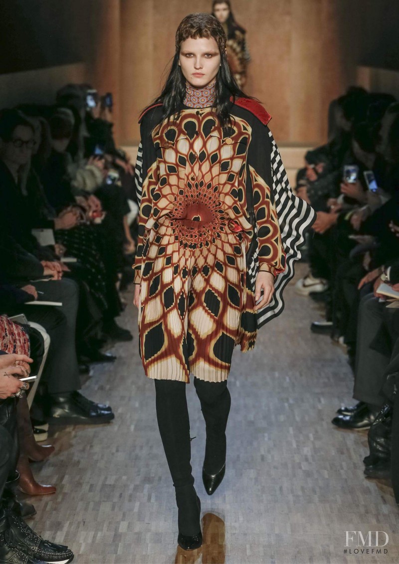 Katlin Aas featured in  the Givenchy fashion show for Autumn/Winter 2016