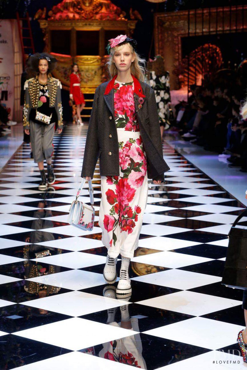 Jessie Bloemendaal featured in  the Dolce & Gabbana fashion show for Autumn/Winter 2016