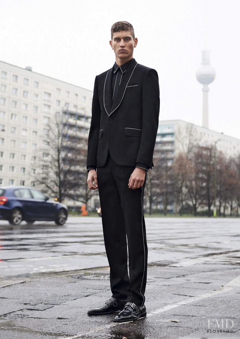 Givenchy lookbook for Pre-Fall 2016