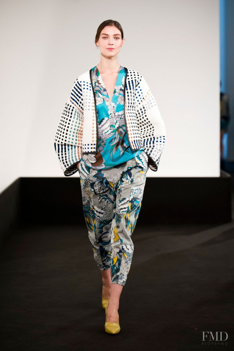 Kati Nescher featured in  the Hermès fashion show for Spring/Summer 2013