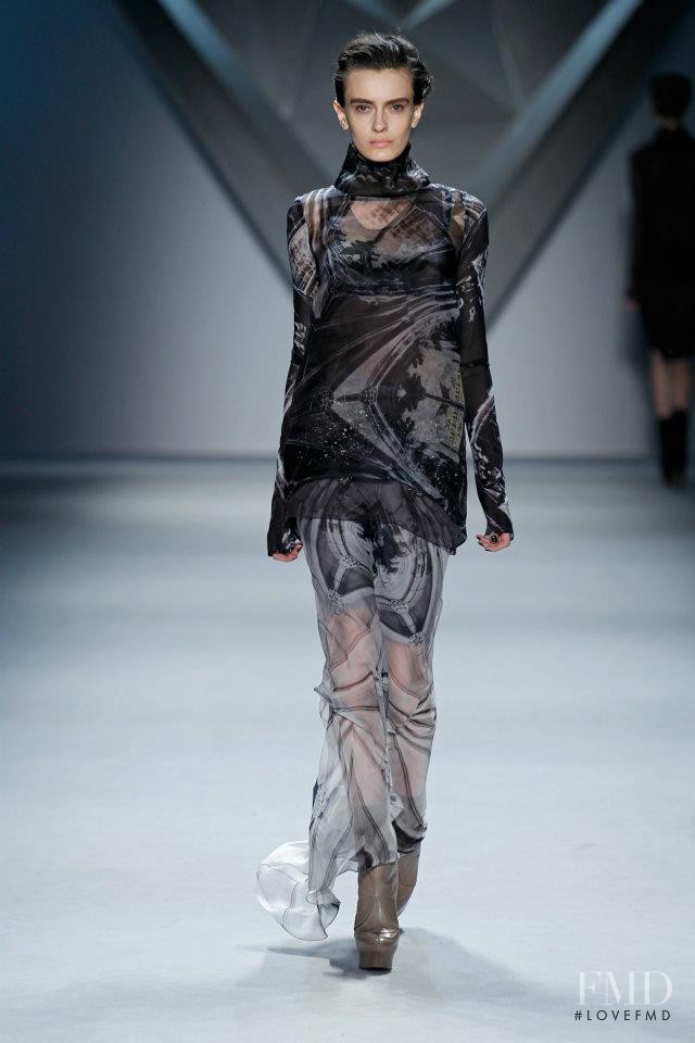 Erjona Ala featured in  the Vera Wang fashion show for Autumn/Winter 2012