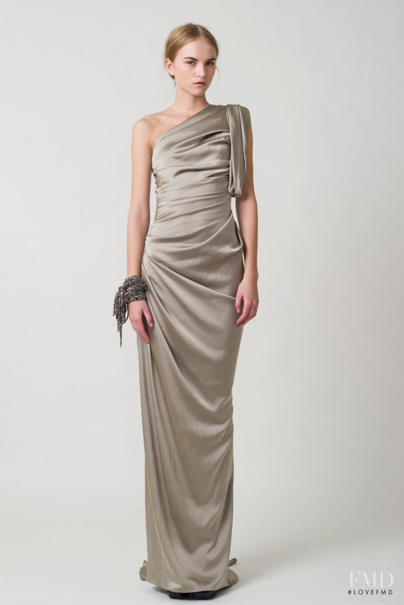 Anabela Belikova featured in  the Vera Wang fashion show for Pre-Fall 2011