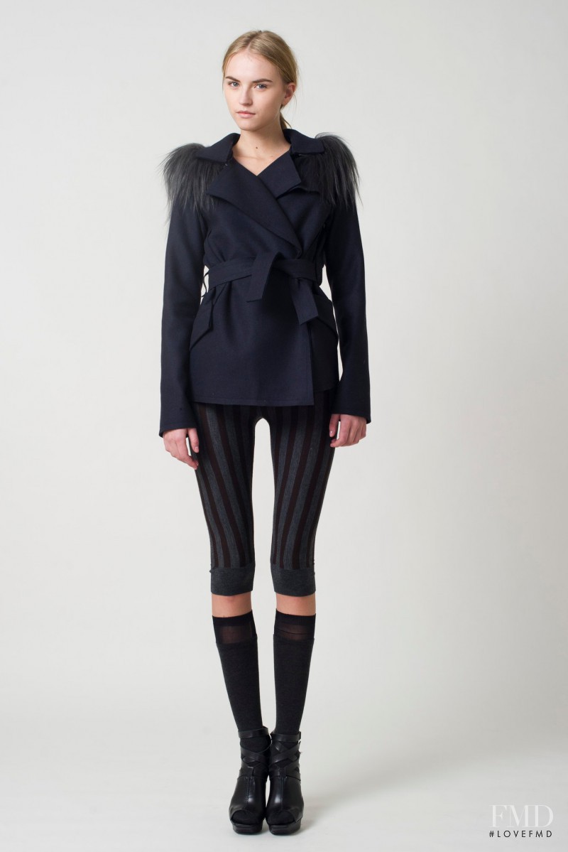 Anabela Belikova featured in  the Vera Wang fashion show for Pre-Fall 2011