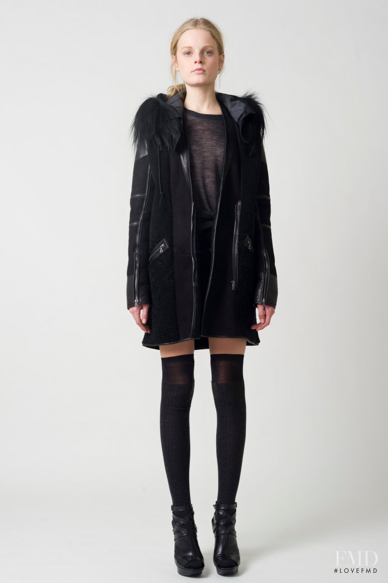 Hanne Gaby Odiele featured in  the Vera Wang fashion show for Pre-Fall 2011