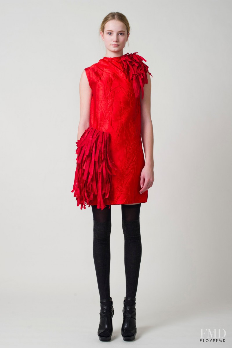 Maud Welzen featured in  the Vera Wang fashion show for Pre-Fall 2011