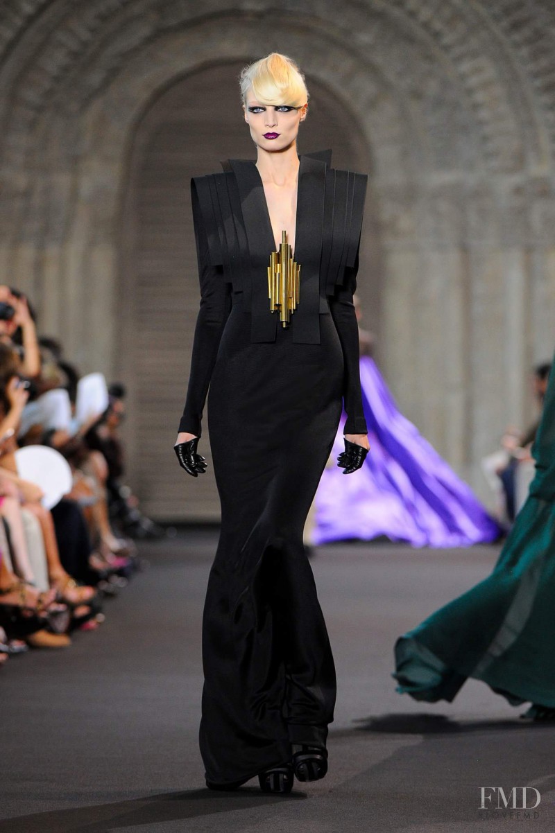 Daria Strokous featured in  the Stéphane Rolland fashion show for Autumn/Winter 2011