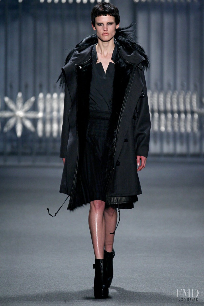 Saskia de Brauw featured in  the Vera Wang fashion show for Autumn/Winter 2011