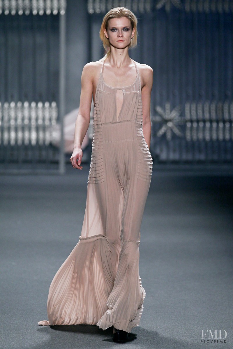 Kasia Struss featured in  the Vera Wang fashion show for Autumn/Winter 2011