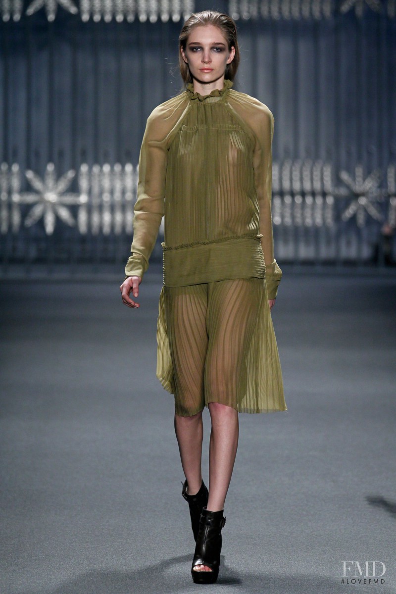 Janice Alida featured in  the Vera Wang fashion show for Autumn/Winter 2011