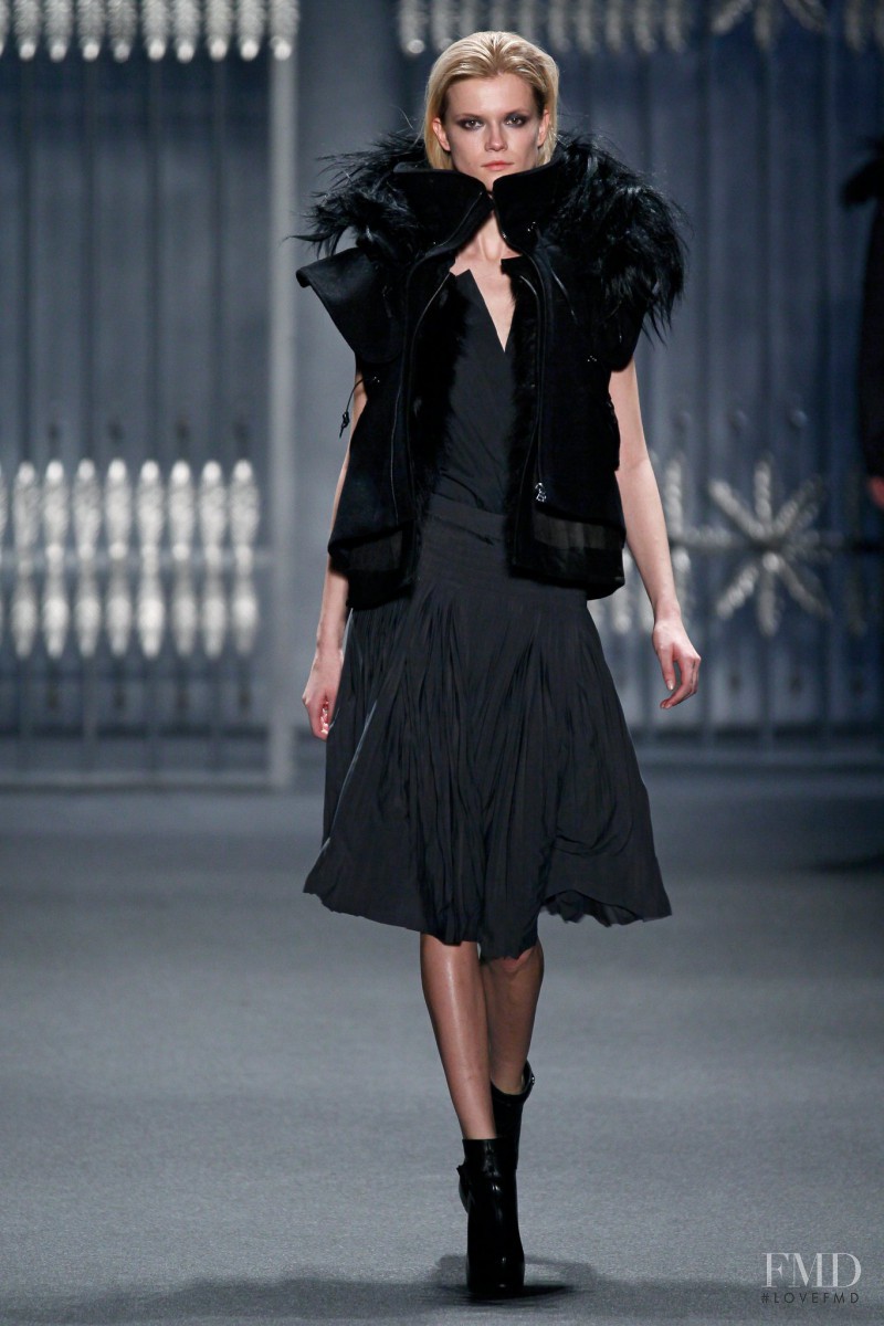 Kasia Struss featured in  the Vera Wang fashion show for Autumn/Winter 2011