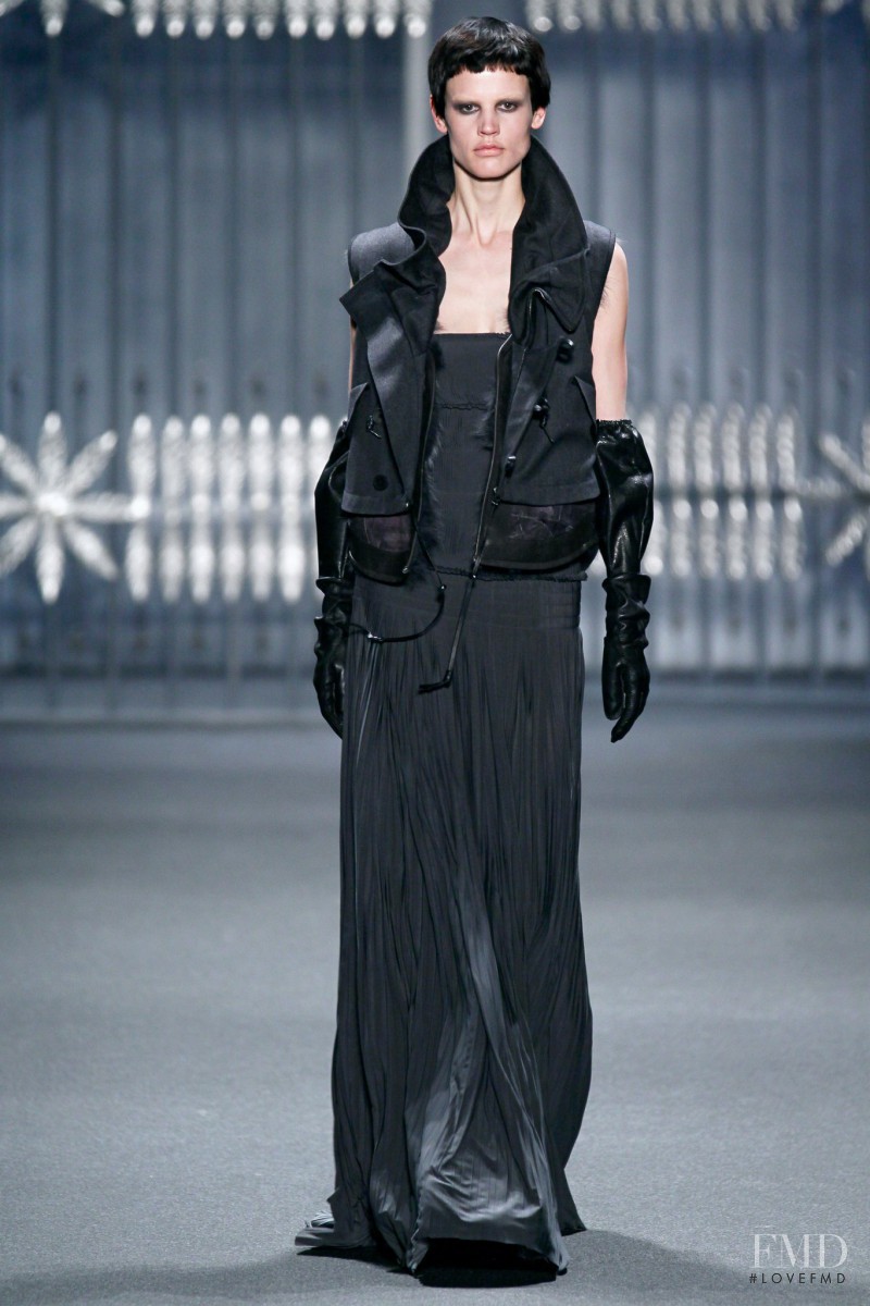 Saskia de Brauw featured in  the Vera Wang fashion show for Autumn/Winter 2011
