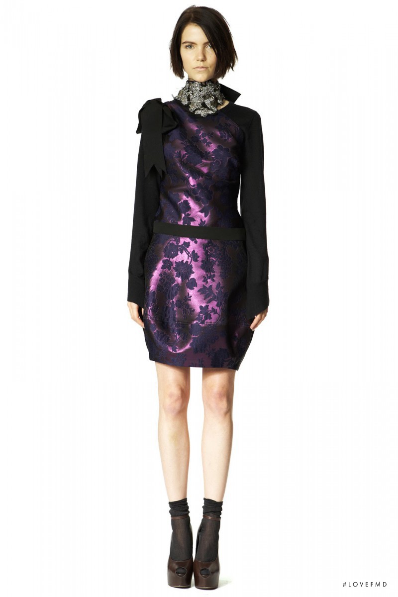 Agnes Nabuurs featured in  the Vera Wang fashion show for Pre-Fall 2013
