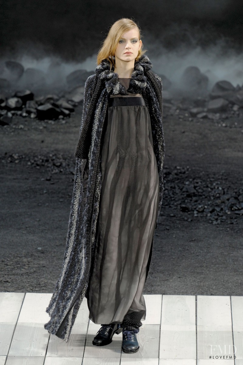 Svea Kloosterhof featured in  the Chanel fashion show for Autumn/Winter 2011