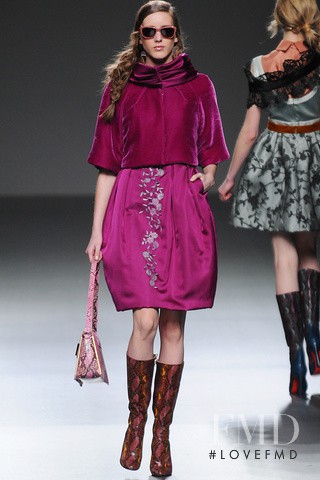 Iris Egbers featured in  the Victorio & Lucchino fashion show for Autumn/Winter 2012