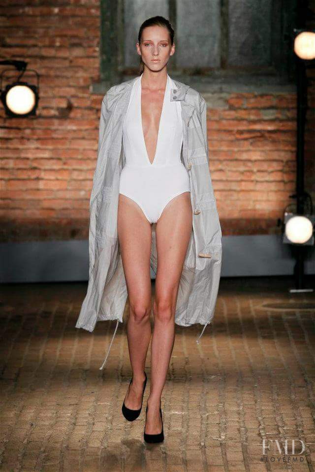 Iris Egbers featured in  the Yigal Azrouel fashion show for Spring/Summer 2012