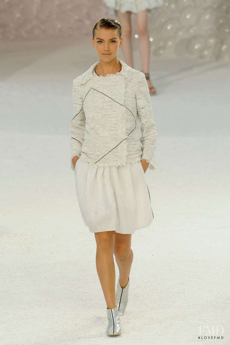 Arizona Muse featured in  the Chanel fashion show for Spring/Summer 2012