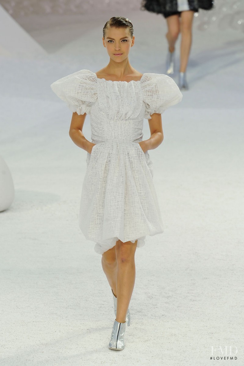 Arizona Muse featured in  the Chanel fashion show for Spring/Summer 2012