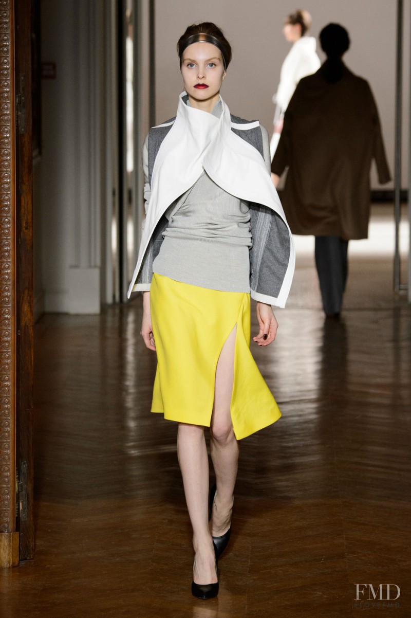 Kati Fiskaali featured in  the Atelier GustavoLins fashion show for Spring/Summer 2015