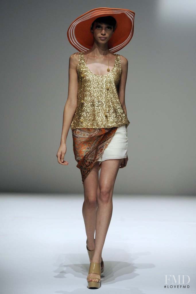Amanda de Oliveira Queiroz featured in  the Deceive fashion show for Spring/Summer 2013