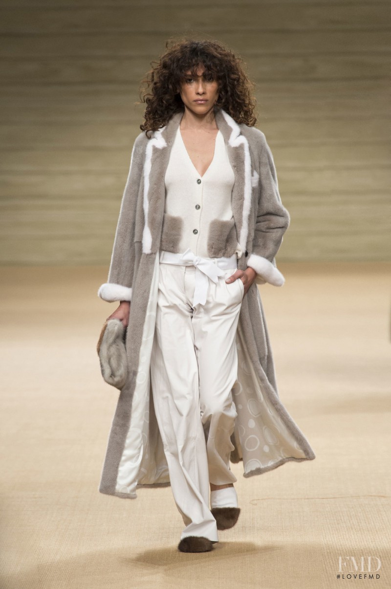 Simonetta Ravizza fashion show for Autumn/Winter 2016