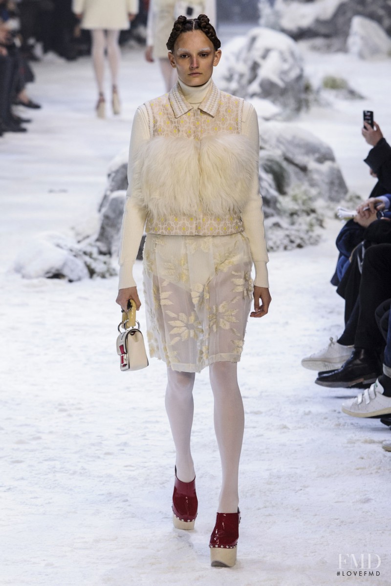 Moncler Gamme Rouge fashion show for Autumn/Winter 2016