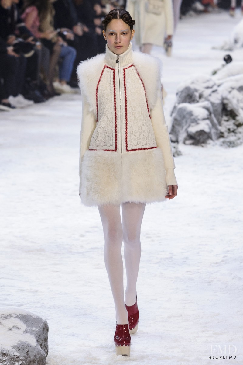 Moncler Gamme Rouge fashion show for Autumn/Winter 2016