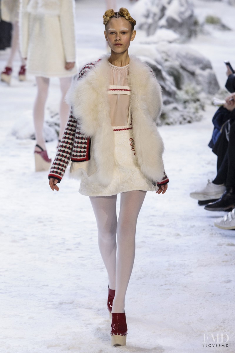 Moncler Gamme Rouge fashion show for Autumn/Winter 2016