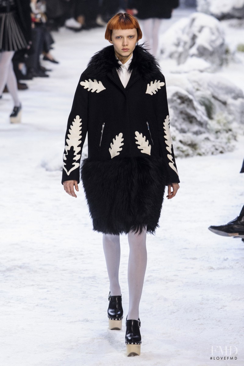 Moncler Gamme Rouge fashion show for Autumn/Winter 2016