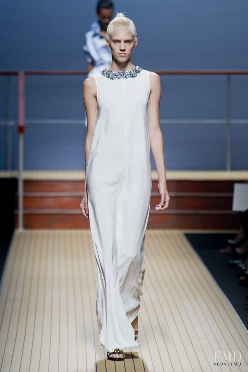 Devon Windsor featured in  the Ermanno Scervino fashion show for Spring/Summer 2014