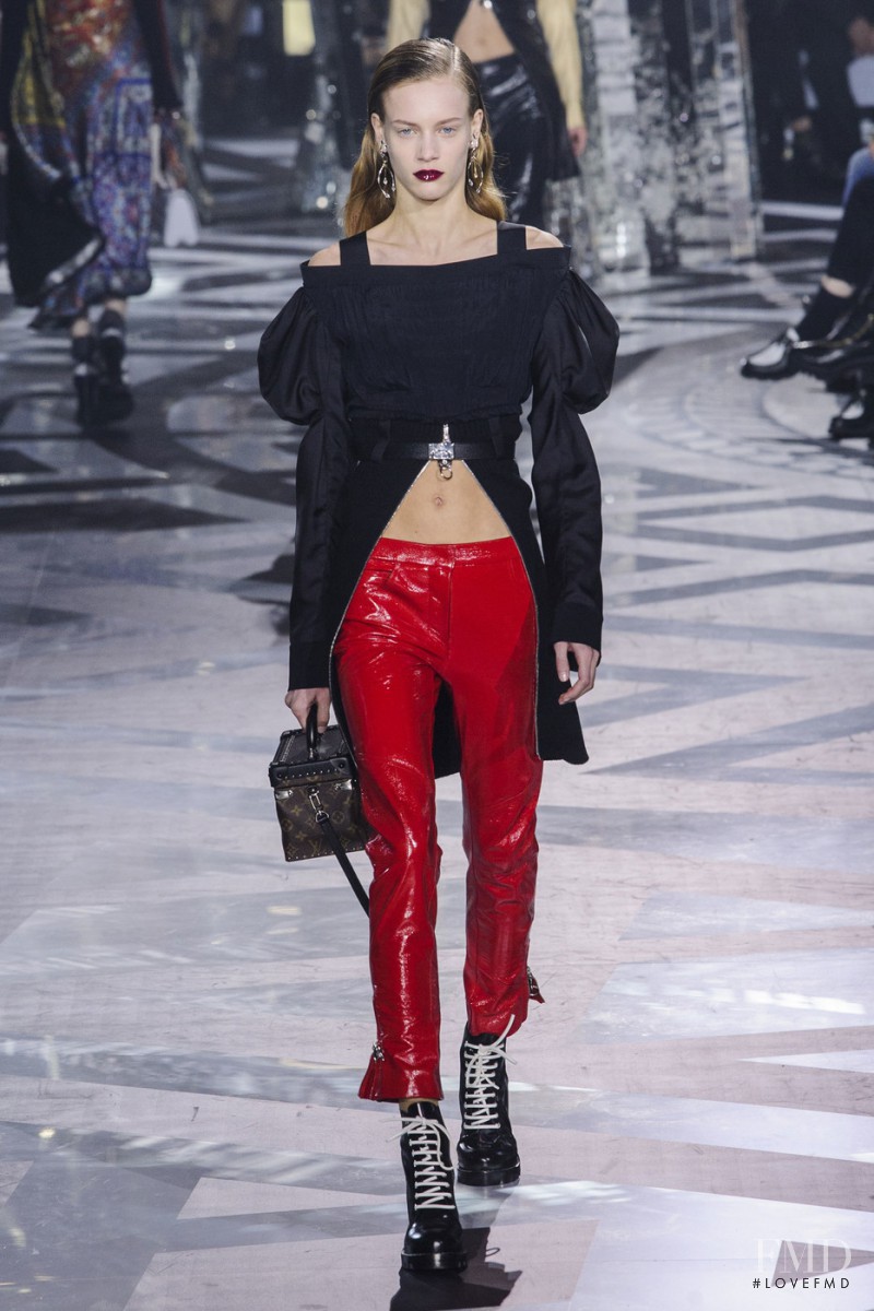 Louis Vuitton fashion show for Autumn/Winter 2016