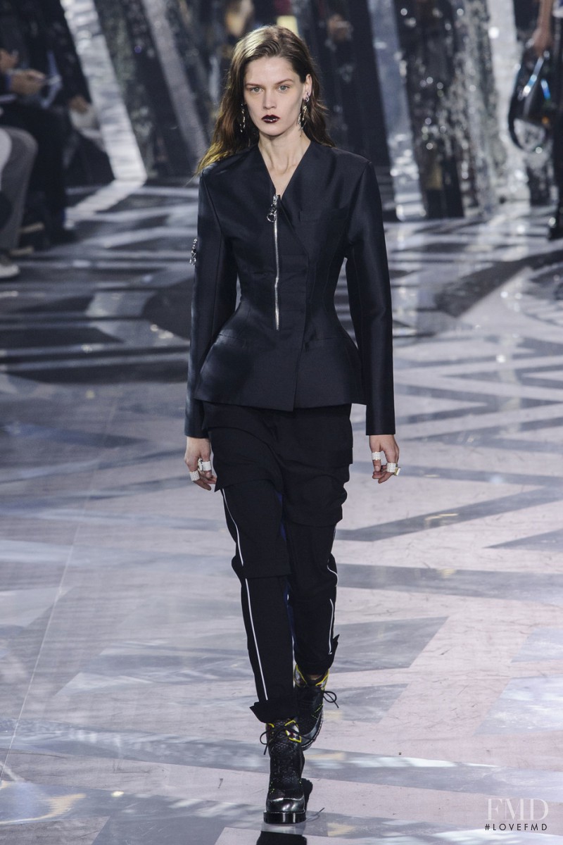 Louis Vuitton fashion show for Autumn/Winter 2016