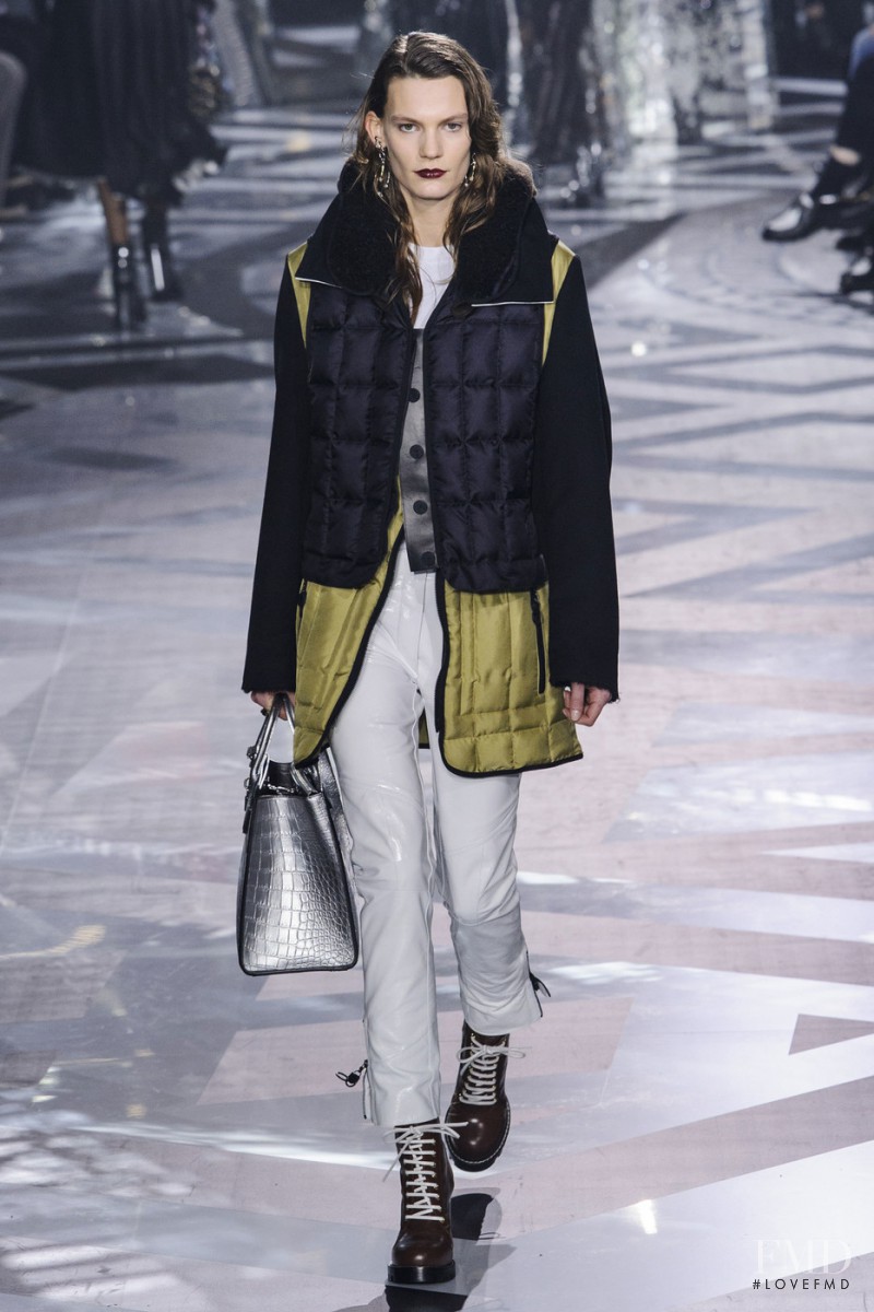 Louis Vuitton fashion show for Autumn/Winter 2016