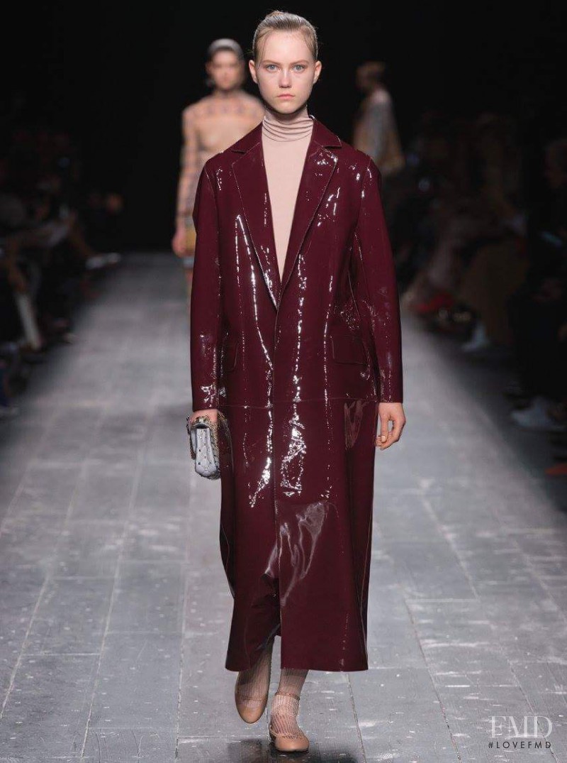Julie Hoomans featured in  the Valentino fashion show for Autumn/Winter 2016
