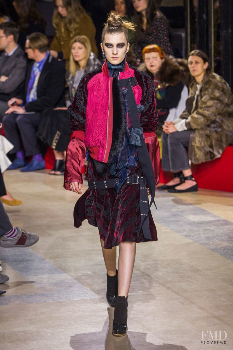 Irina Djuranovic featured in  the Sacai fashion show for Autumn/Winter 2016