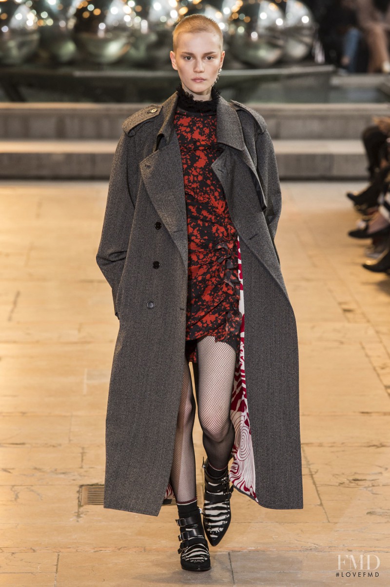Isabel Marant fashion show for Autumn/Winter 2016