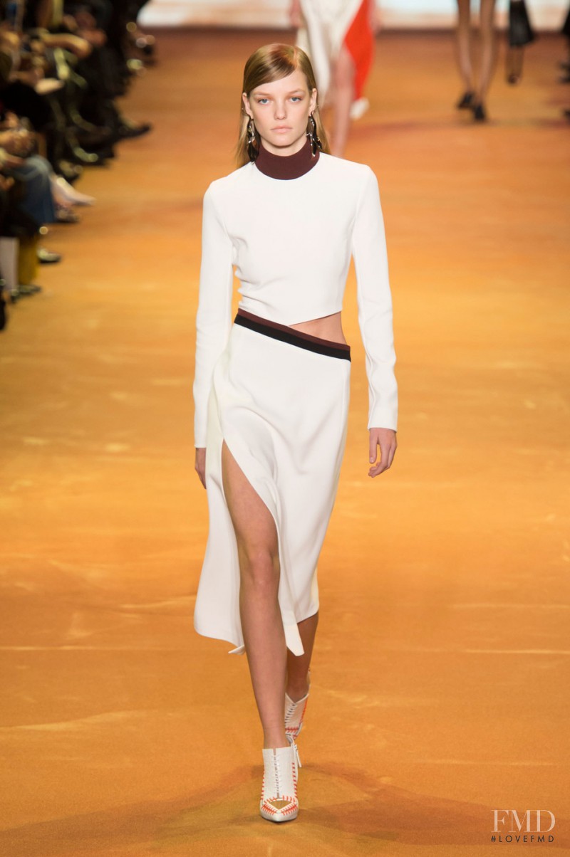 Roos Abels featured in  the Mugler fashion show for Autumn/Winter 2016