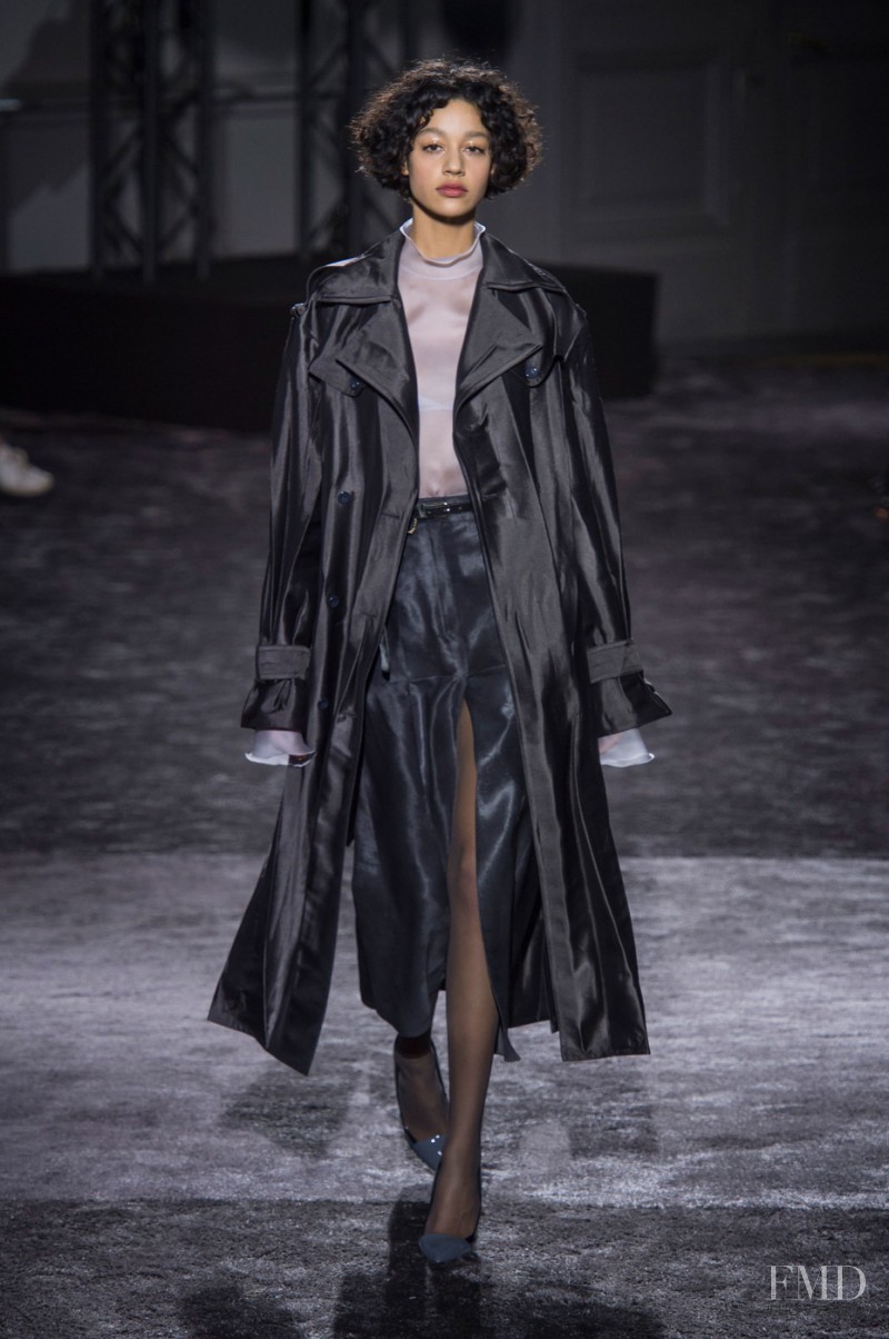 Damaris Goddrie featured in  the Nina Ricci fashion show for Autumn/Winter 2016