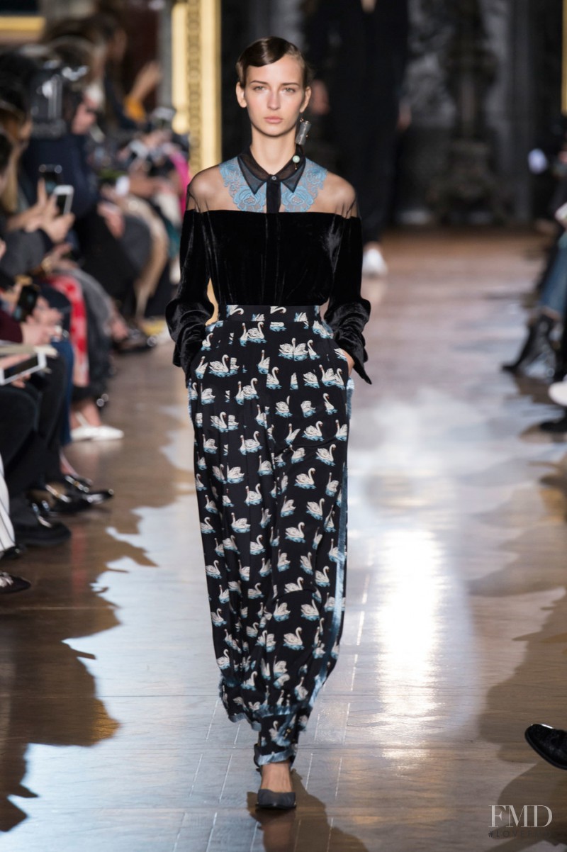 Stella McCartney fashion show for Autumn/Winter 2016