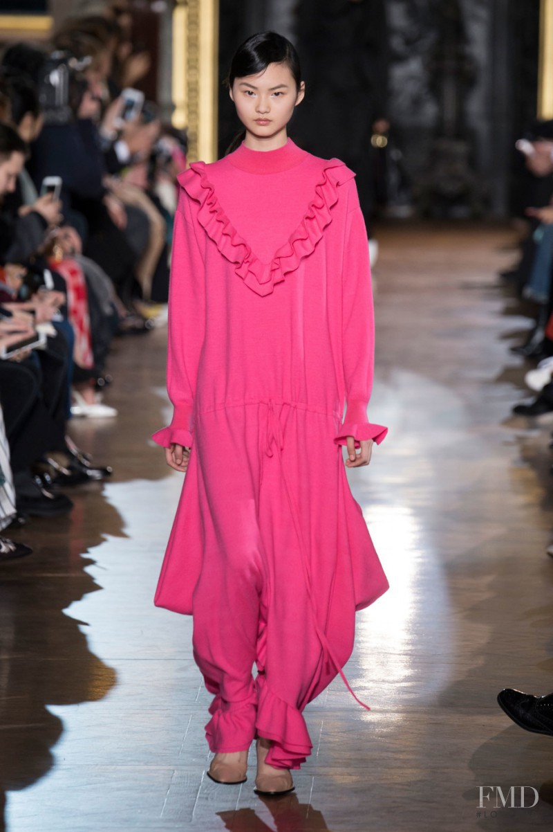 Cong He featured in  the Stella McCartney fashion show for Autumn/Winter 2016