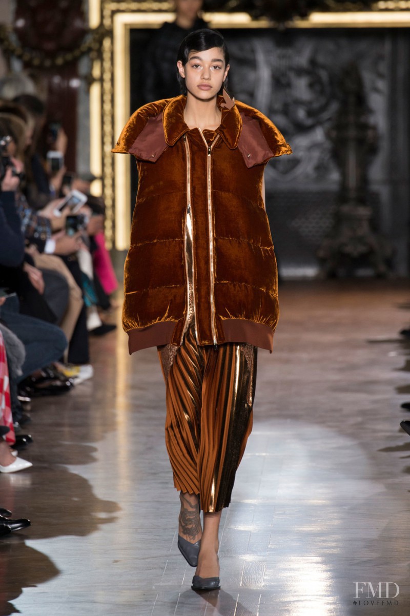 Damaris Goddrie featured in  the Stella McCartney fashion show for Autumn/Winter 2016