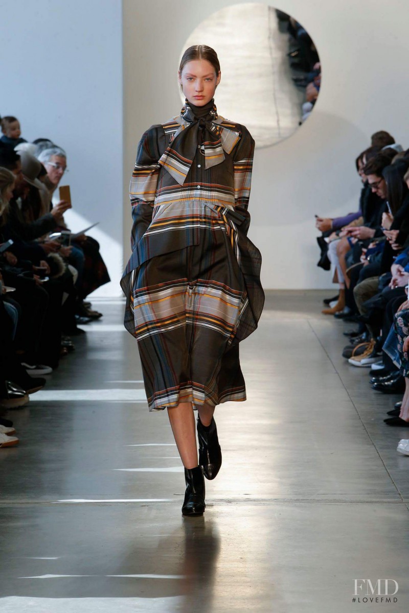 Susanne Knipper featured in  the SUNO fashion show for Autumn/Winter 2016